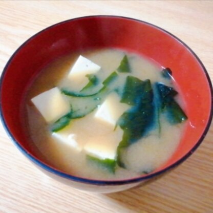 わかめを入れましたが豆腐のお味噌汁美味しかったです(*^-^*)
本日はレポートありがとうございました♪